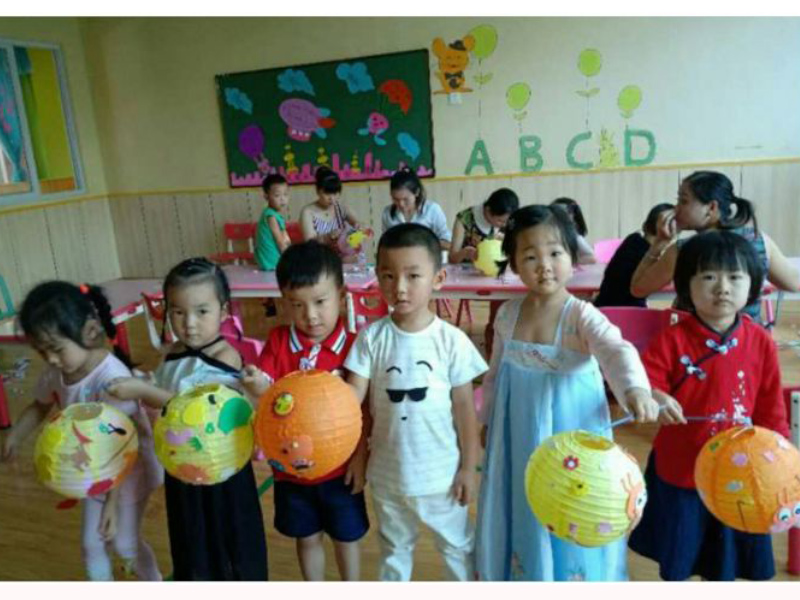 北湖區第四十一幼兒園中秋節親子活動幼兒古裝照片