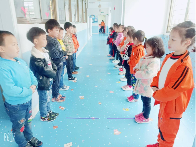 郴州市北湖區(qū)國(guó)棟幼兒園學(xué)習(xí)禮儀