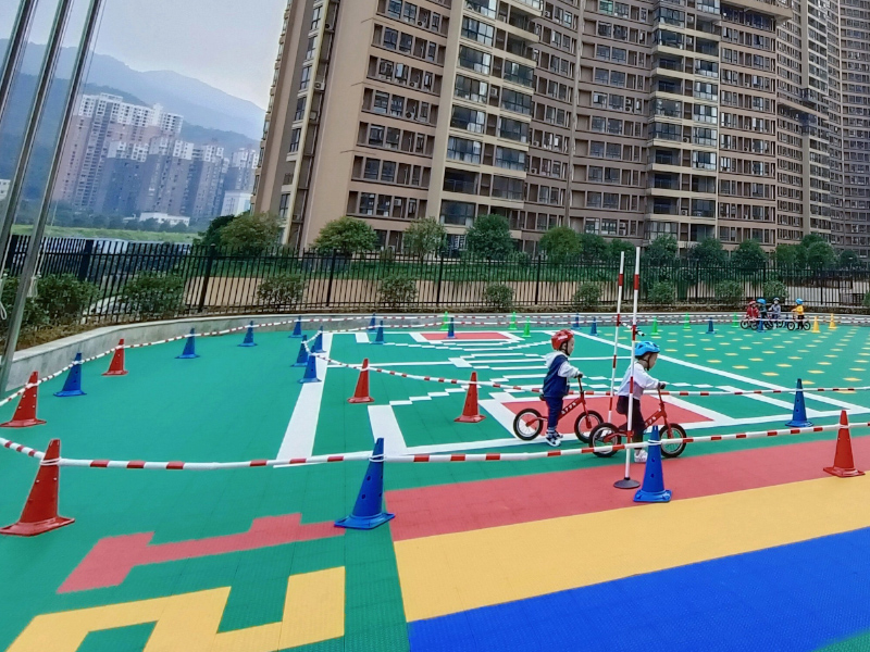 蘇仙區第二十一幼兒園操場平衡車比賽